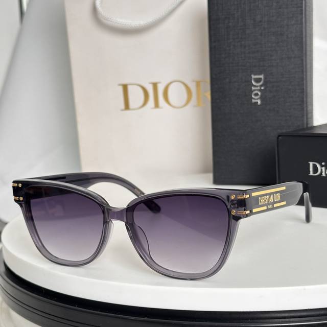 Dior Model: Dsgta31Ucr Size: 54 Pieces 18-145