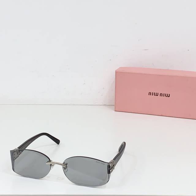 Miu M*Model: Mu 110Av Size: 63 Mouth 17-130