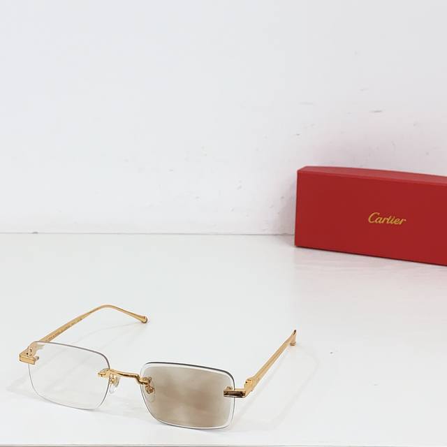 Color-Changing Cartier Model: Ct0610S Size: 145