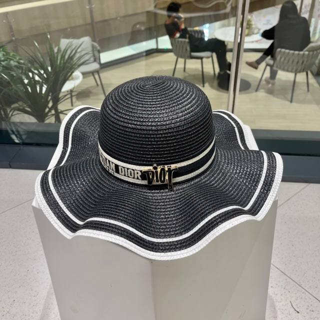 Dior 2025 New Straw-Woven Color-Blocked Wide-Brimmed Straw Hat, Essential For Va