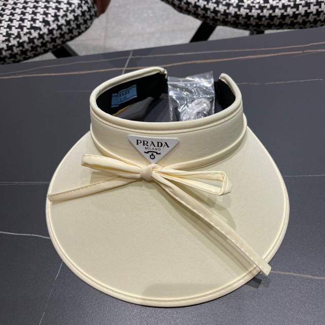 Prada New Spring/Summer Sun Protection Breathable Solid Color Simple Open-Top Ha