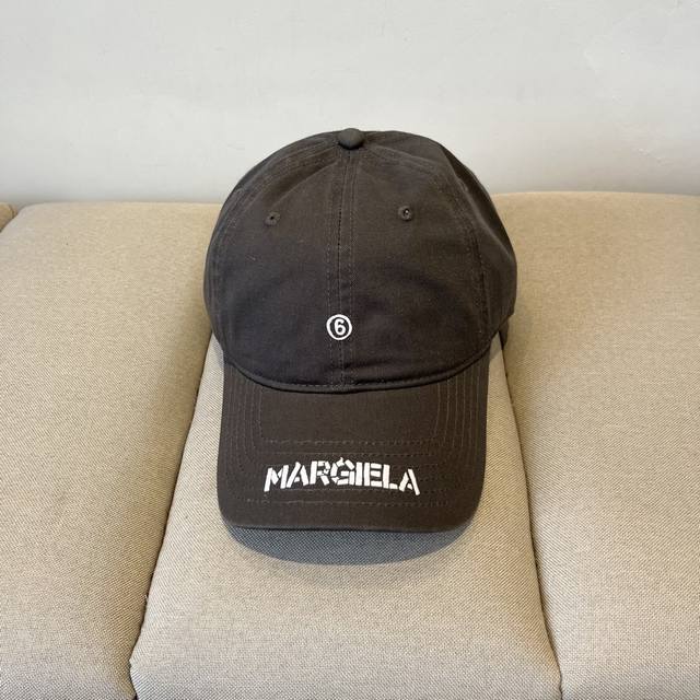 Trendy Brand Official New Arrival, Baseball Cap, Original Quality, Now Available