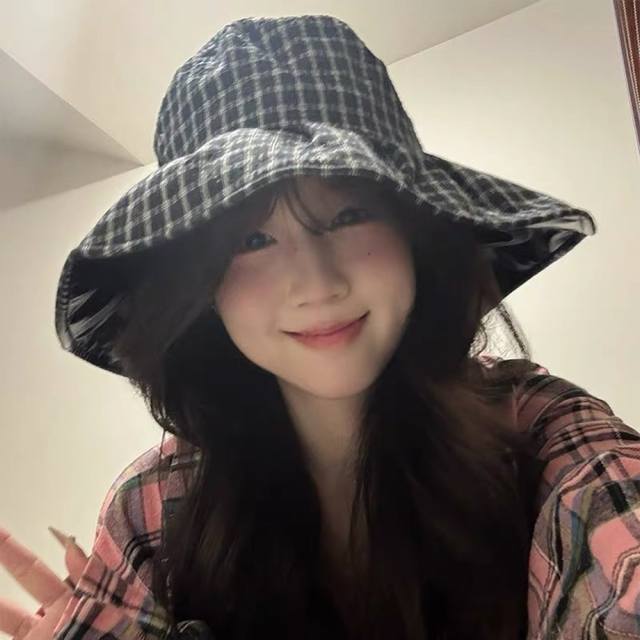 Burberry 2025 New Checkered Fisherman's Hat For Women, Spring/Summer Lightweight