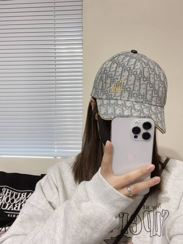 Dior New Original Embroidered Baseball Cap, Retro Charm, Popular New Arrival At