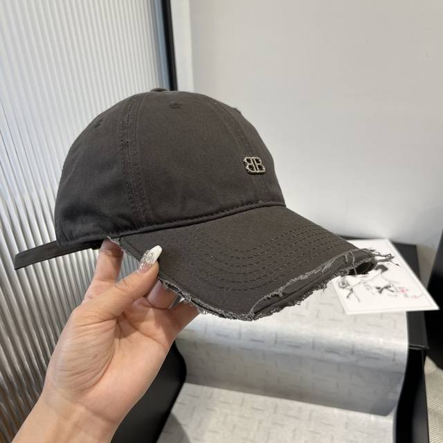 Balenciaga New Duckbill Hat, Head Circumference 57Cm