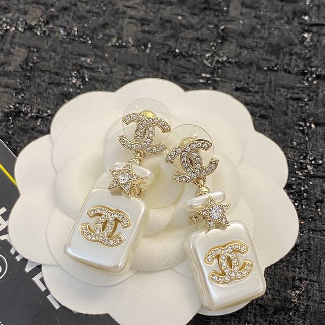 Chanel Ear Studs Best-Selling New Arrivals, Consistent With Zp Chan 23 Pearl Per