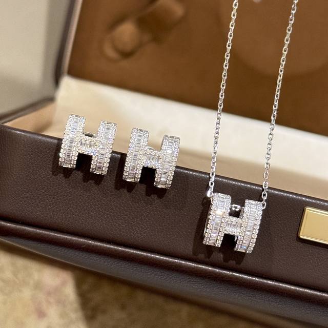 Necklace And Earrings A0377 Hot-Selling Classic Style Trapezoidal Diamonds Full