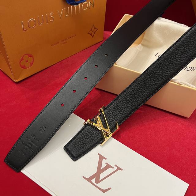 Men's Casual Belt Width 3.5Cm One Side Features Imported Alligator Texture Paire