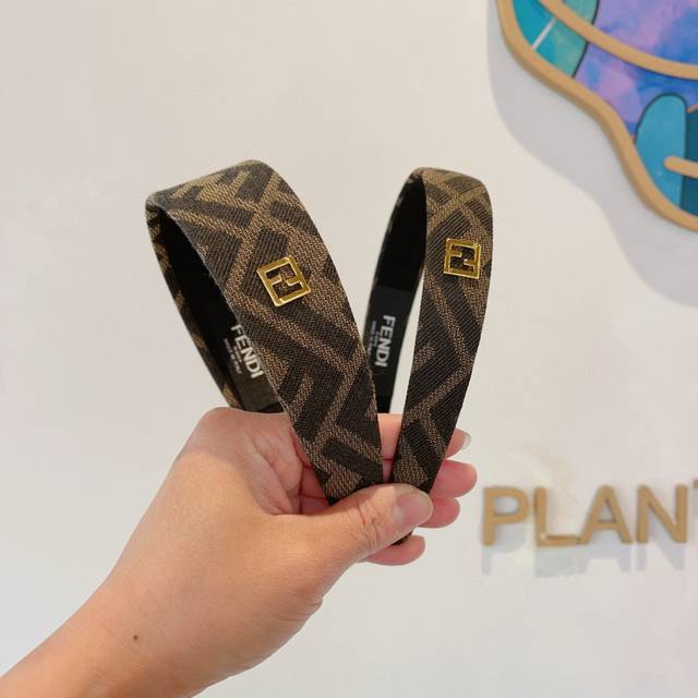 With Packaging Fendi Fendi's Latest Trendy Hairband, Retro Headband, Simple And