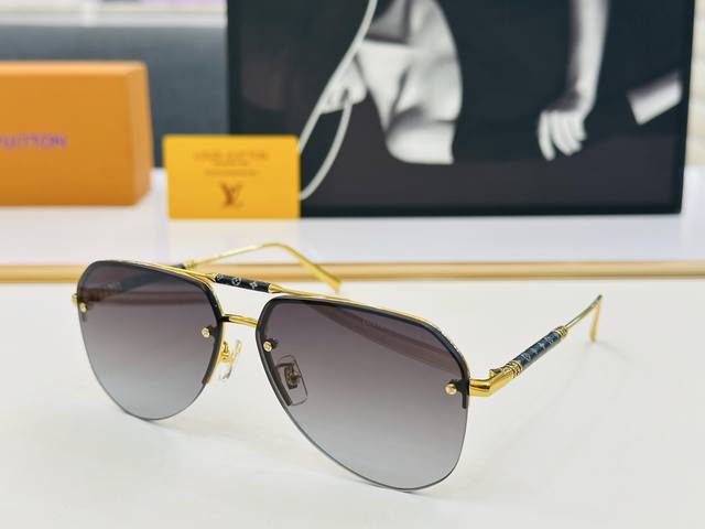Louis Home Z1310 Size: 62Mm 13-145 Vibrant, Showcasing Unique Personality And El