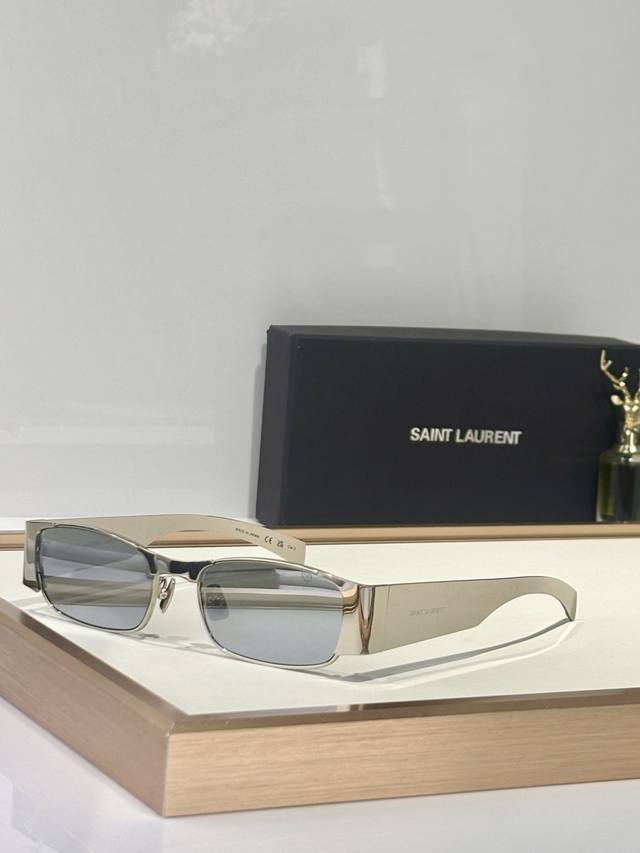 Saint Lauren* Model: Sl738 Size: 54Mm 18-140 0310140