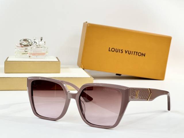 Louis Vuitton Mod: Z1869 Size: 54 Mouth 18-145 03189150