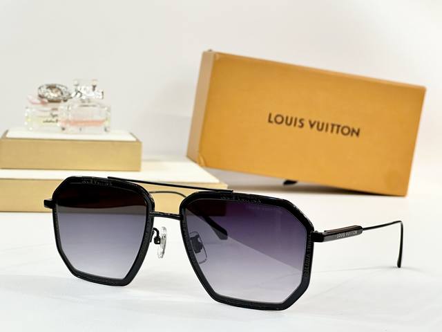 Louis Vuitton Model: Z1318 Size: 56 X 19-145 03189150