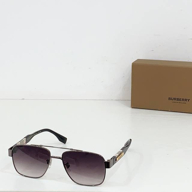 Burberr* Model: Be2394 Size: 54 19-145 1302150