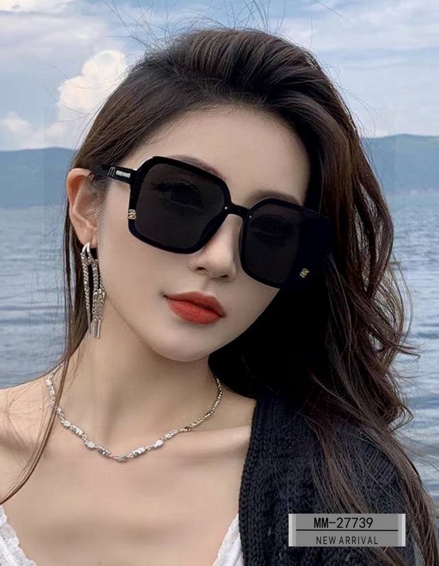 Miu Miu . Polarized Resin Lenses . Tr90 Frame Lightweight And Comfortable To Wea