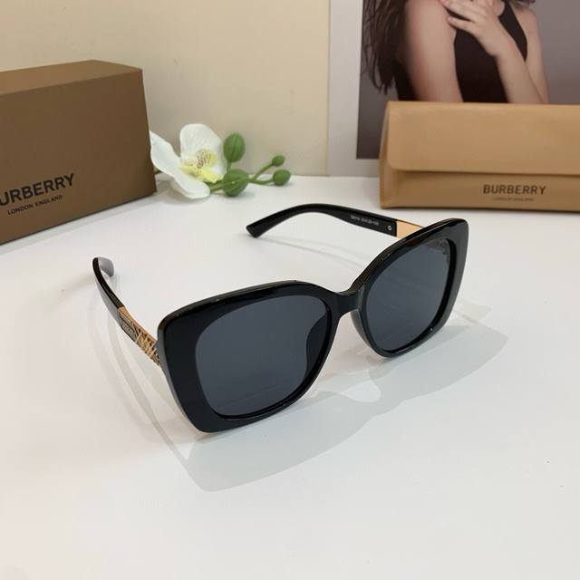 Burberry New European And American Fashion Square-Frame Sunglasses, Influencer S