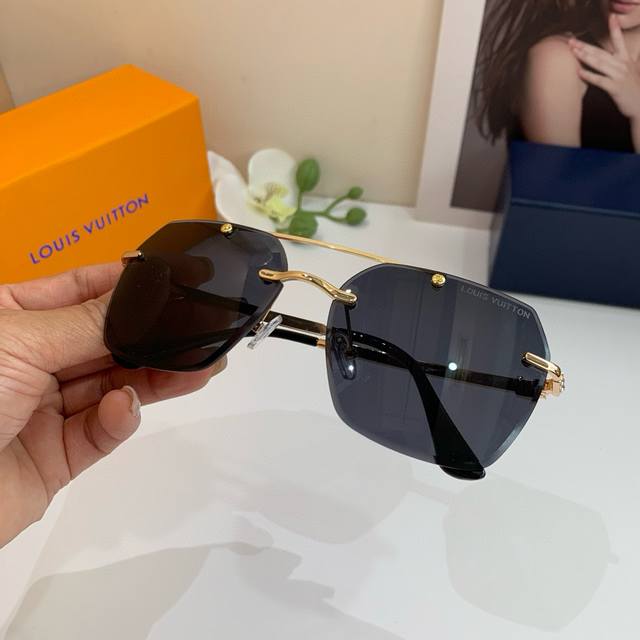 Lv Louis Vuitton Classic Square Frame Sunglasses For Men And Women Outdoor Sungl