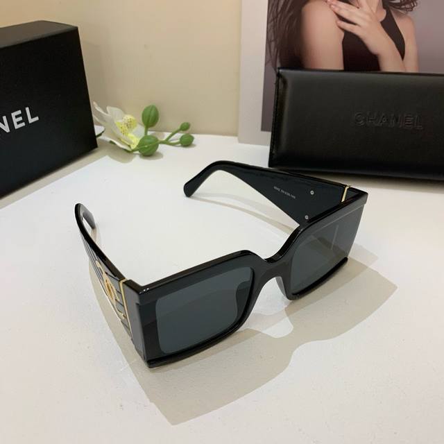 Chanel Chanel Metal Logo Large Temple Men's And Women's Sunglasses High-End Fash