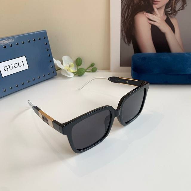 Gucci 2025 New High-Quality Trendy Eyewear Fashionable Square Polarized Sunglass