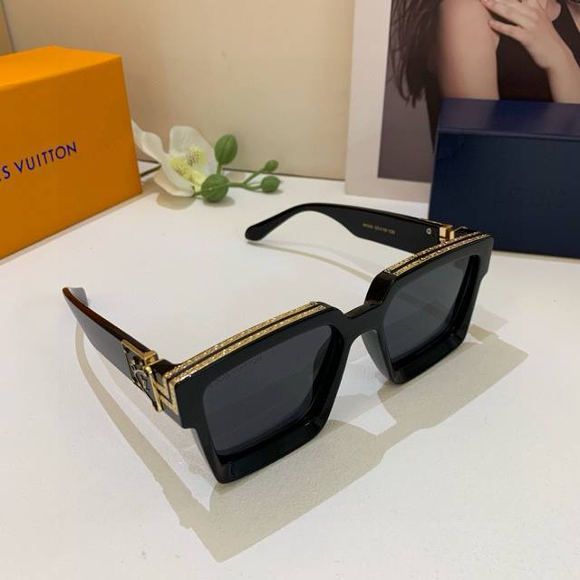 Louis Vuitton Fashionable Trendy Unisex Square Sunglasses Influencer-Approved Su