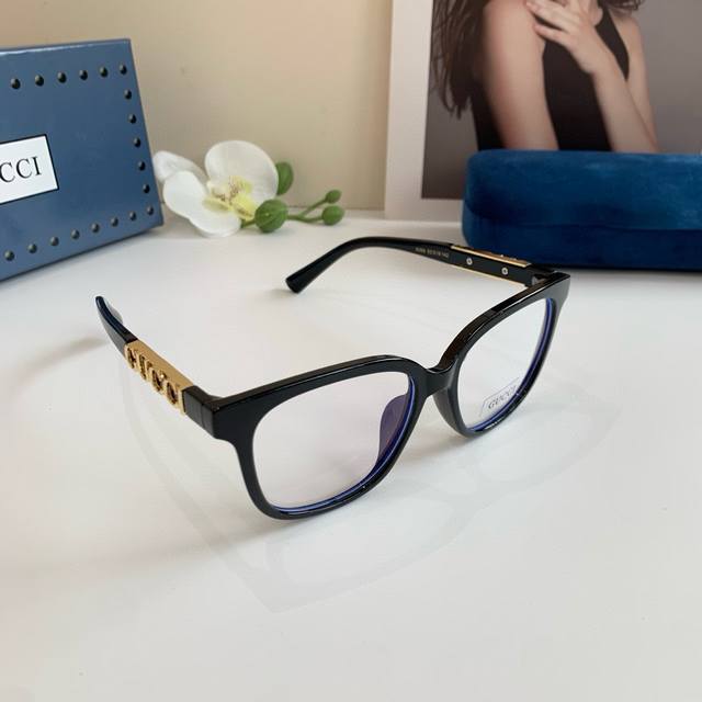 Gucci Natural Optical Lenses Influencer-Style Blue Light Blocking Glasses Square