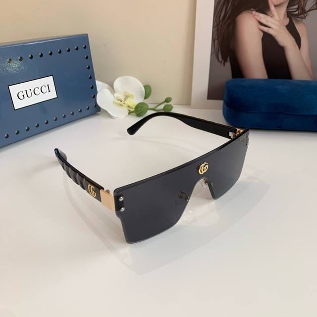 Gucci New Square Frame One-Piece Sunglasses For Men And Women, Influencer-Style