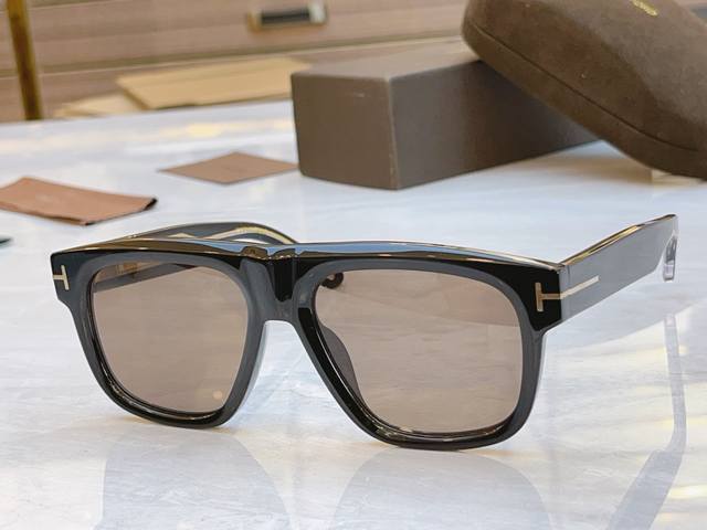 Tom Ford New Sunglasses, Model: Ft1201, Size: 56Mm 17-145