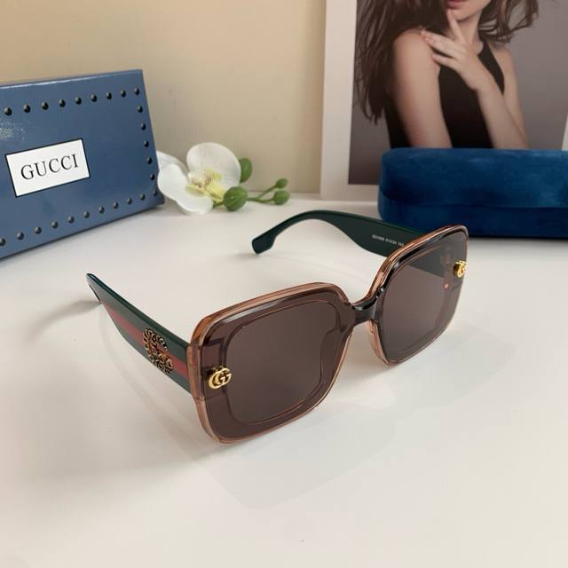Gucci New Square Frame Unisex Sunglasses, Trendy And Unique New Style Glasses, R