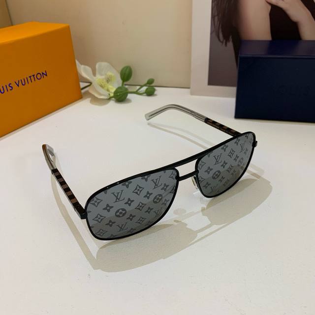 Louis Vuitton Fashionable Trendy Men's Frog-Eyed Sunglasses, Influencer-Style Su