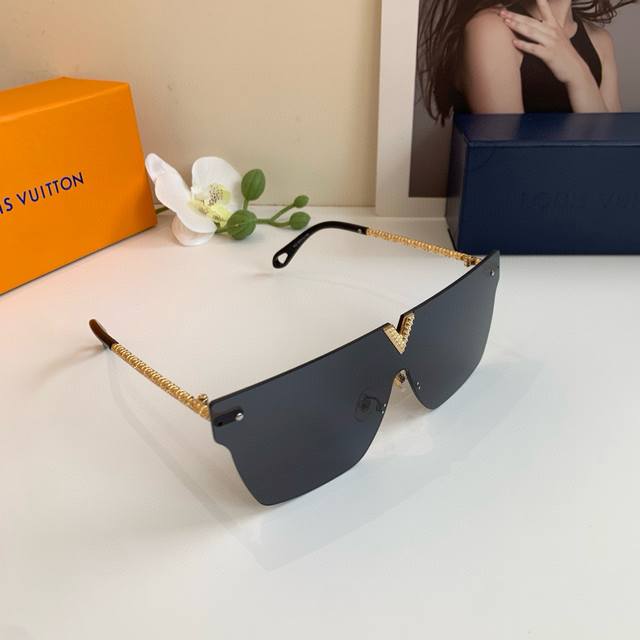 Louis Vuitton Classic Sunglasses Influencer-Style One-Piece Sunglasses Fashionab