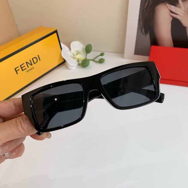 Fendi High-Quality Fashion Square-Frame Sunglasses, Comfortable To Wear, Unisex,