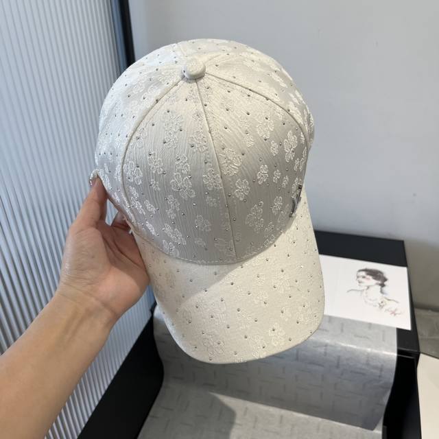 Louis Vuitton New Duckbill Hat, Head Circumference 57 Cm