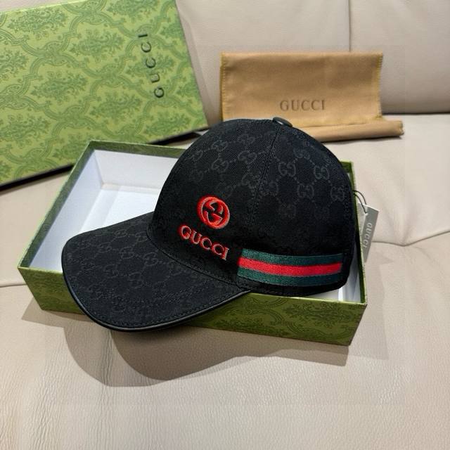 Timeless Classic Style Now Available! Comes With A Box And Fabric Bag, Gucci Cla