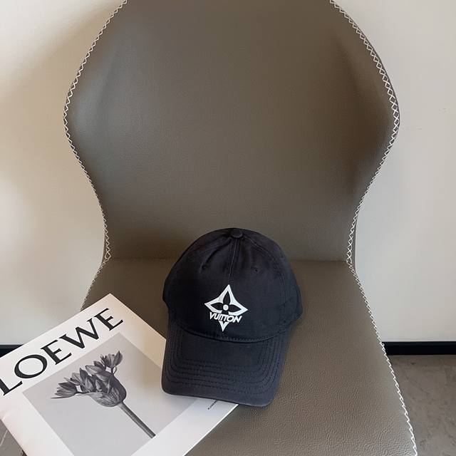 Special Price With Dust Bag. Louis Vuitton 2025 New Simple Luxury Baseball Cap,
