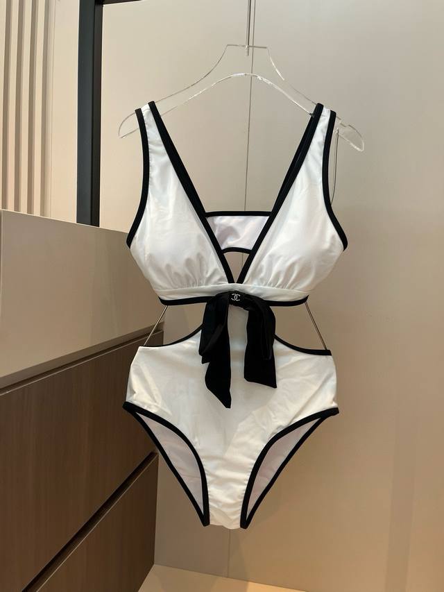 Chanel Swimsuit Suitable For Various Occasions: Beach, Swimming Pool, Hot Spring
