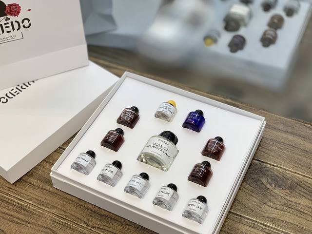 Counter Quality Bvlgari Perfume 12-Piece Set Includes: 50Ml Full-Size No Man's L
