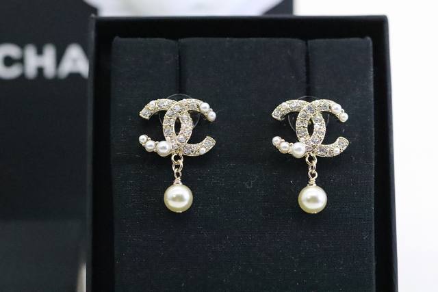New Arrival Recommendation Chanel Pearl Fringe Double C Earrings Chanel's Delica