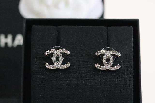 New Arrival Recommendation Chanel Classic Silver Full Diamond Double C Earrings