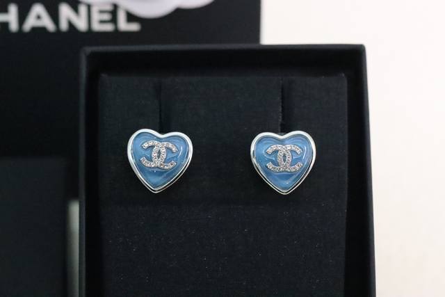 New Arrival Recommendation New Arrival Chanel Sea Blue Heart-Shaped Diamond Doub