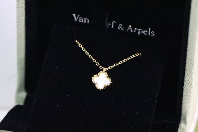 Hot-Selling Recommendation Vca Champagne Gold White Pearl Mini Four-Leaf Clover