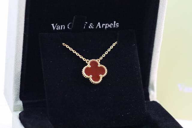 Hot-Selling Item Recommendation Vca Champagne Gold Red Agate Four-Leaf Clover Co