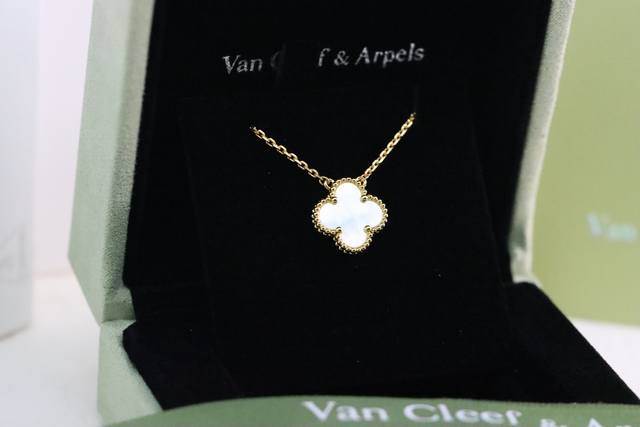 Hot-Selling Recommendation Vca Champagne Gold White Pearl Four-Leaf Clover Colla