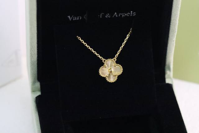 Hot-Selling Recommendation Vca Champagne Gold Laser Four-Leaf Clover Collar Neck
