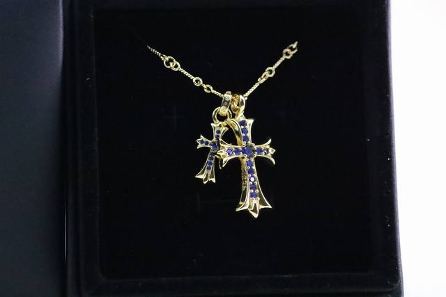 New Arrival Recommendation Chrome Hearts Gold And Blue Diamond Double Cross Neck