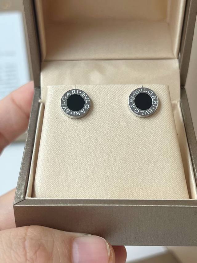 Hot-Selling Item Bvlgari Series Black Agate Round Disc Earrings Classic Black Pe