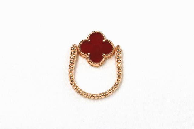 New Arrivals Vca Reversible Red Carnelian Diamond-Studded Engraved Flower Ring N