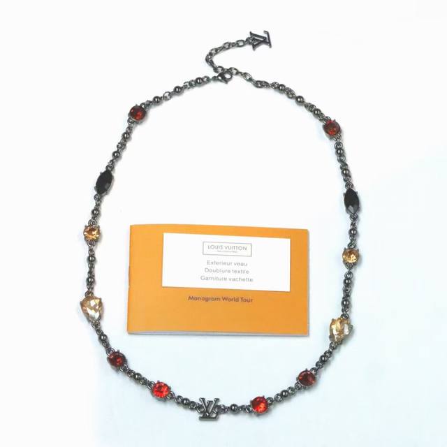 New Arrival Louis Vuitton Lv Light Crystal Couple Necklace The Light Necklace Fe