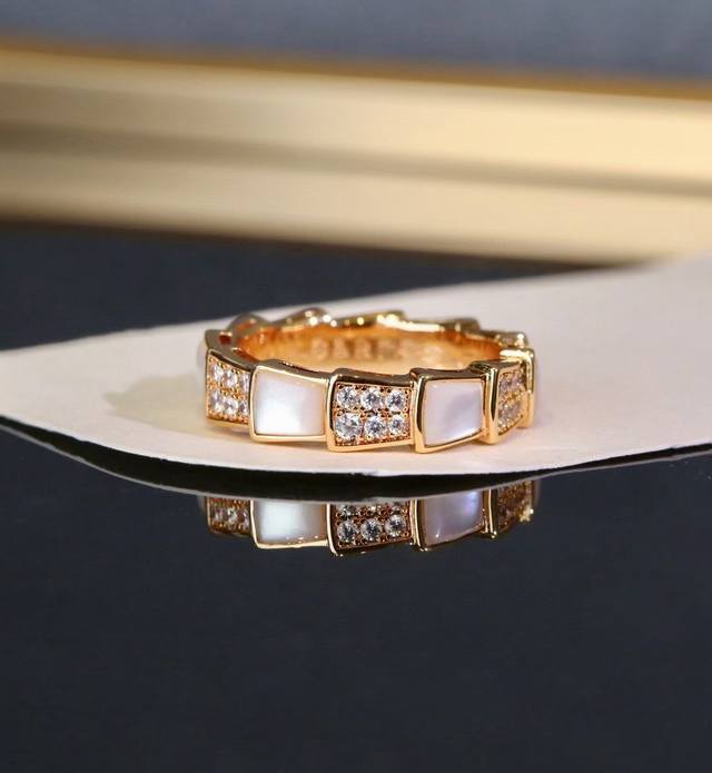 New Arrival Bvlgari Rose Gold Wide Snake Bone White Pearl Ring Precision Cnc Eng