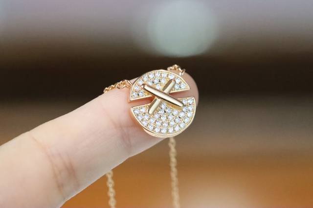 Best-Selling Style, In-House Photos, Packaging +50 Chaumet Round Edge Round Diam
