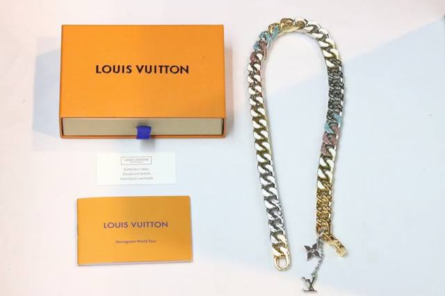 New Arrival Lv Quenched Diamond-Set Bamboo Link Couple Necklace This Lv Chain Li
